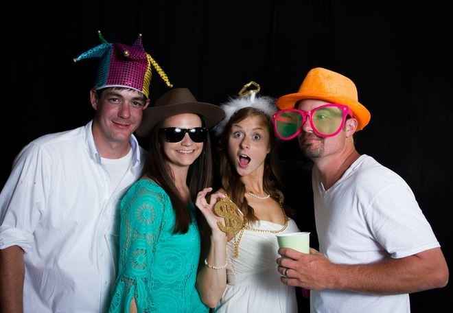 Photo Booth Pics are in!! *PICS!*