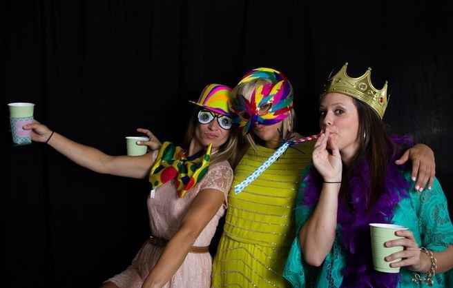 Photo Booth Pics are in!! *PICS!*