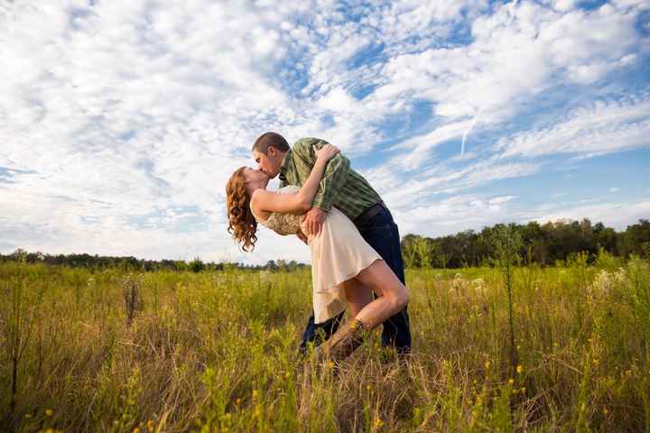 Has anyone else recreated a favorite engagement photo on their wedding day?