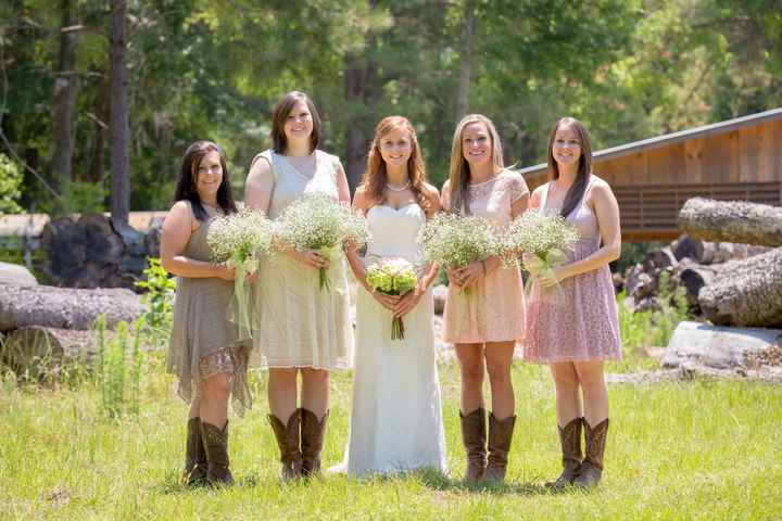 Bridesmaids with Different Dresses - Photos?