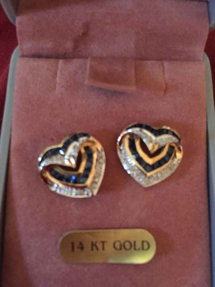 Earrings! Lemme see em