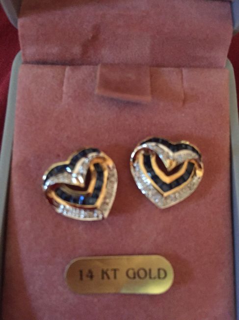 Earrings! Lemme see em