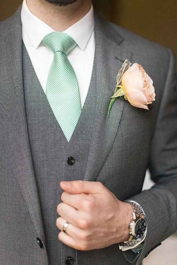 Show me your groom's attire!