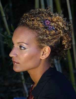 Need hair help ...any body with naturally curly shoulder-length hair?