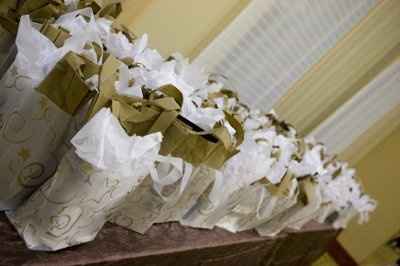 Wedding Favors: Which ones do you personally hate to get?? Which do you love?