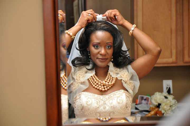 I'm craving wedding!!! Share with me your wedding pics!! please....
