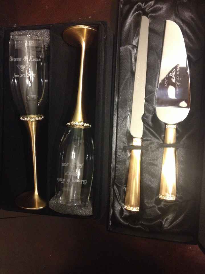 Our personalized cake server and flute set arrived!!