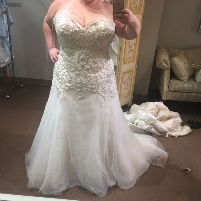 Ok ladies... Drop a pic of your BEAUTIFUL DRESSES