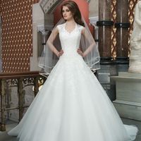 My wedding dress arrived! (Pics!)