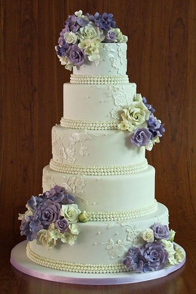 cake I love, but with sweet peas