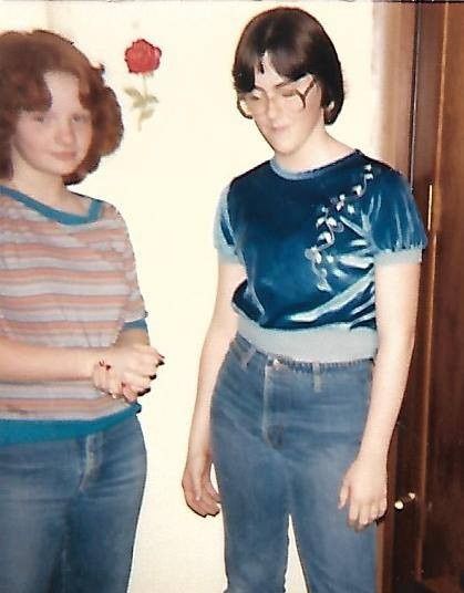 My friend agreed to do my makeup! 4