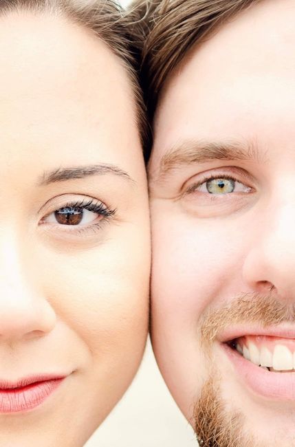 What color are your fiancé(e)'s eyes? 1