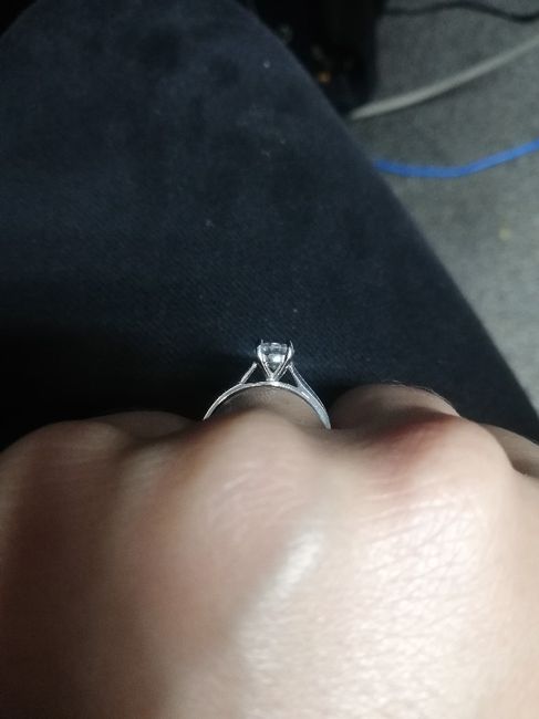 Show off your solitaire ring! 💎 7