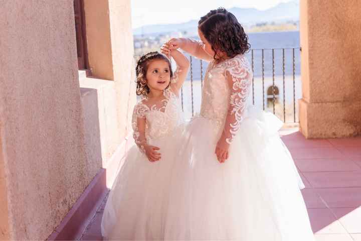 Formal flower girls dresses-- where can i find them? - 1
