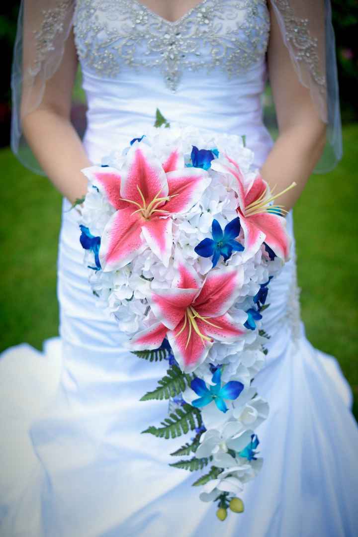 Contemplating giving away wedding dress