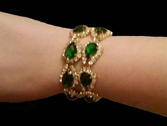 Earrings! Lemme see em