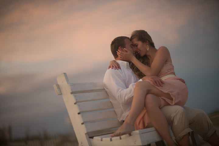 ENGAGEMENT PICS ARE IN!!!!