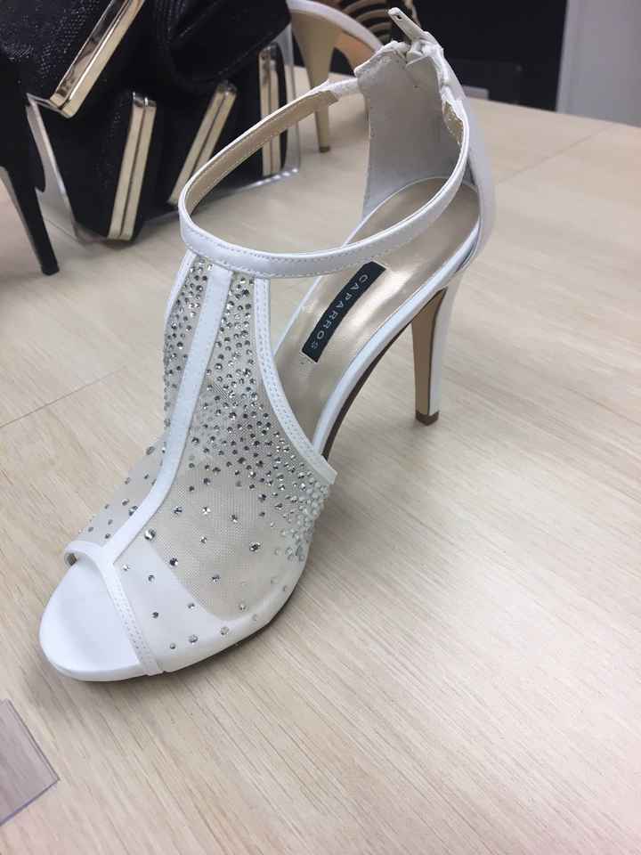 Do these shoes match the dress?