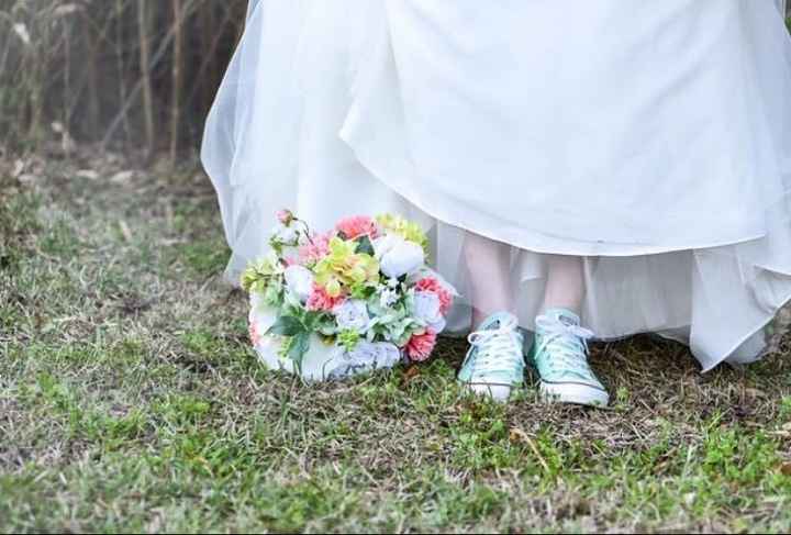 Wedding shoes-CONVERSE :)