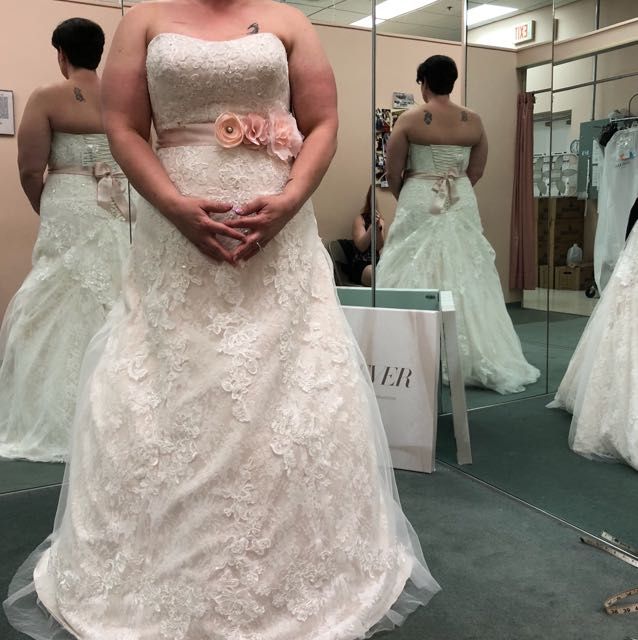 Color on your dress or no? - 1