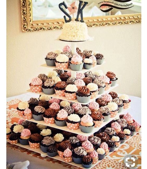 Cupcake Wedding Display 3