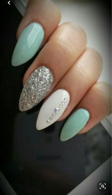 Can i see pics of your nails with crystals! 9