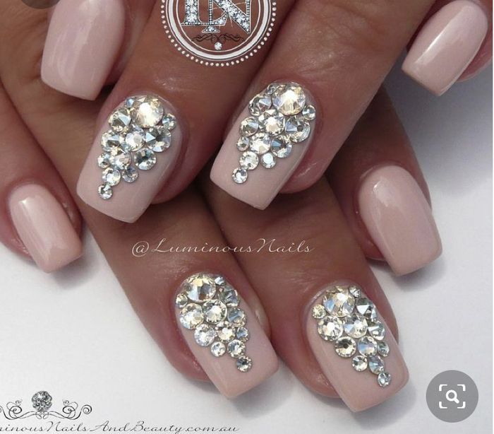 Can i see pics of your nails with crystals! 10