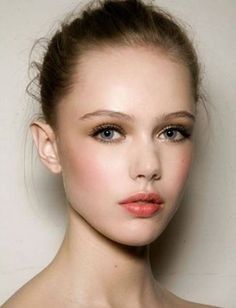 Share your wedding makeup inspiration!