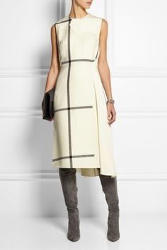 What would you wear to a reception taking place after a DW?