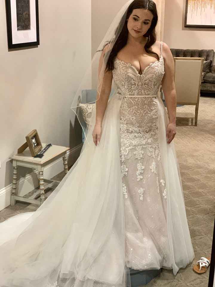Show me your ivory over champagne/moscato/caffe (etc.) dresses! - 2