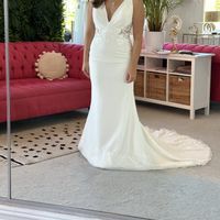 Ideas for a lace back dress and thick South East Asian hair? - 1