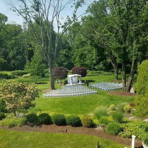 Aisle runner for outdoor ceremony?? - 1