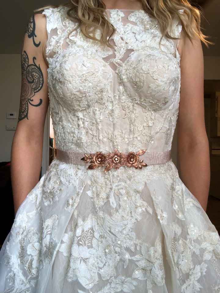 With belt, front, close-up