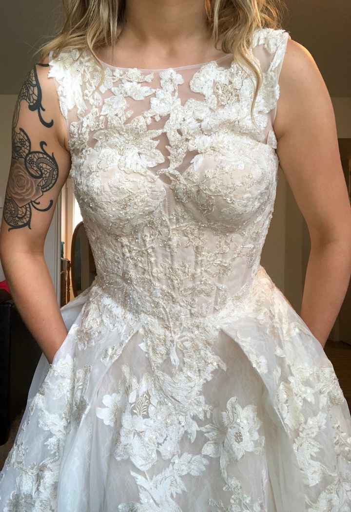 Without belt, front, close-up