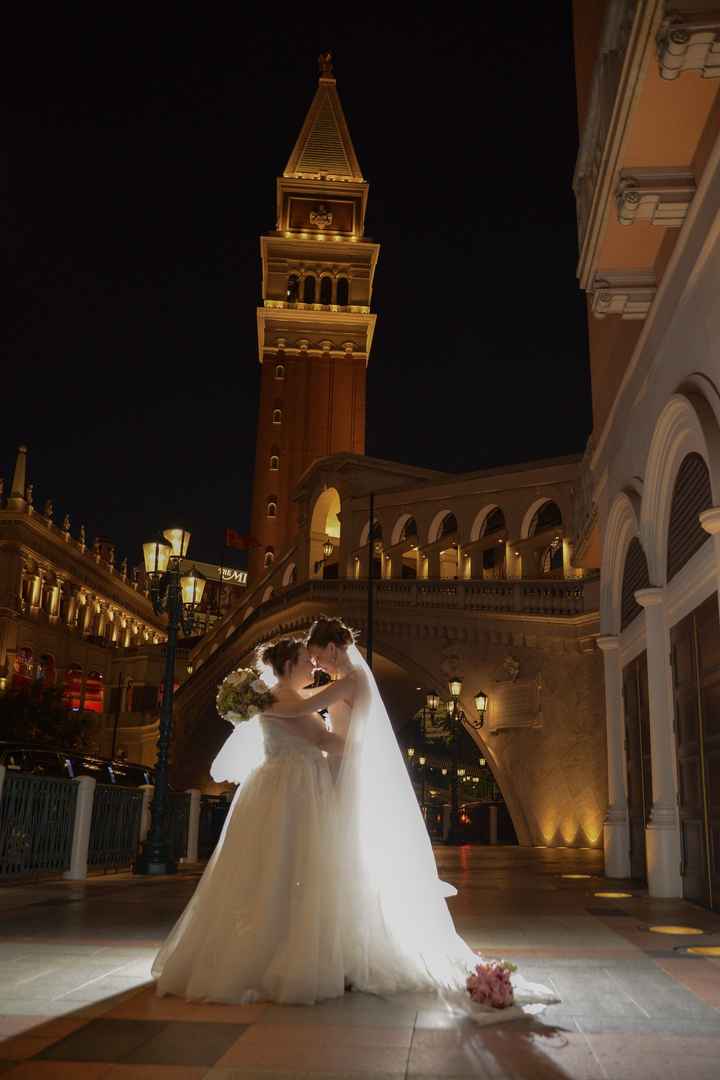 BAM: Vegas Tropicana Outdoor Wedding