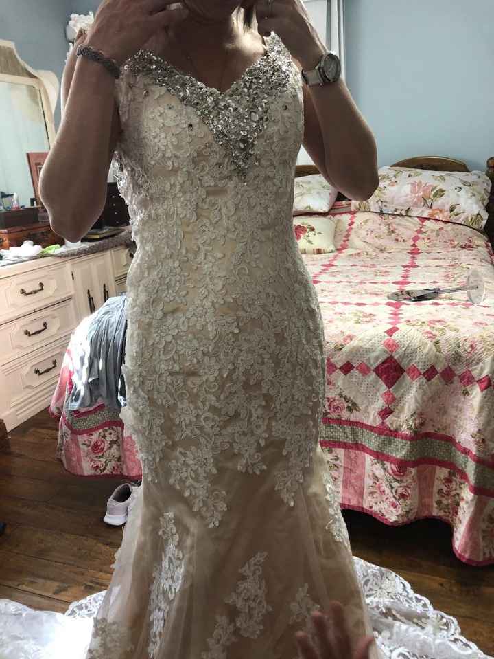 Not sure if I love my dress 