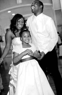 FINALLY SOME WEDDING PICS!