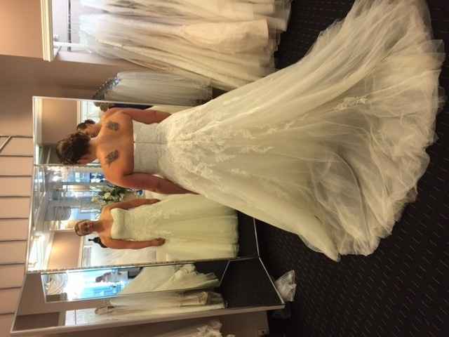 Help Please!! Torn between two dresses!