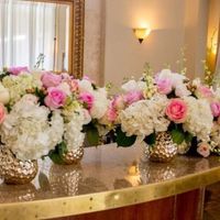 Show us your bouquets/centerpieces! (pics)