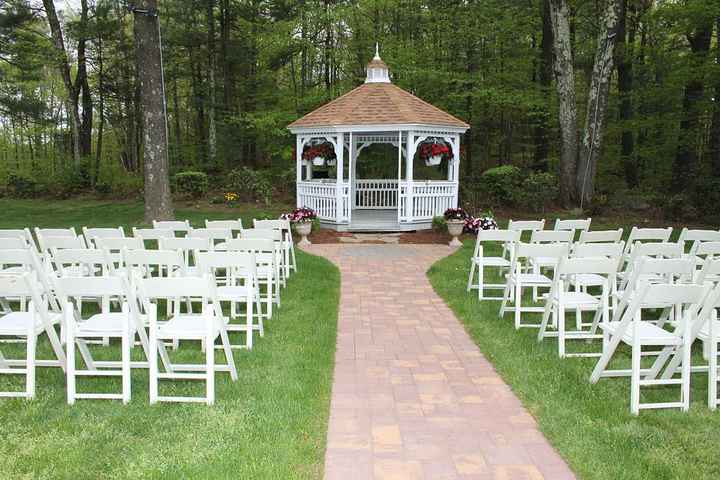 What does your ceremony decor look like? - 1