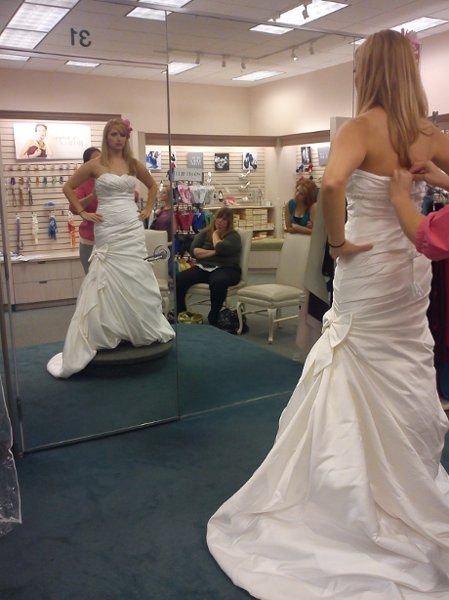 What's your bridal party attire? (*pic)