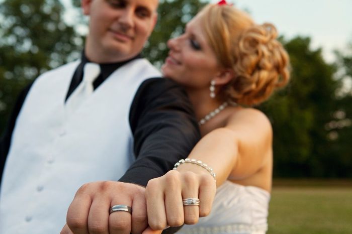 I'm craving wedding!!! Share with me your wedding pics!! please....