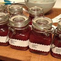 Inspire fellow brides with your DIY's!  Show us your projects pretty please with a cherry on top!