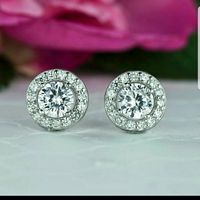 Jewelry...what's everyone wearing?