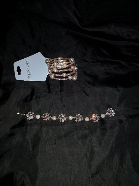 Which earrings and bracelet? - 2