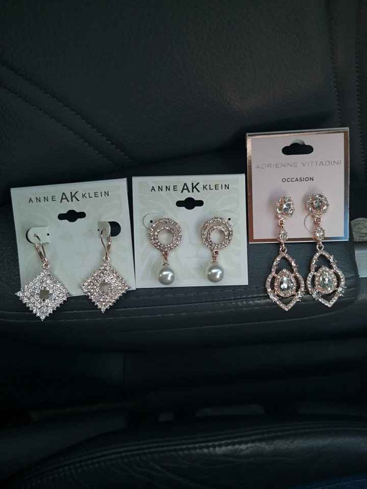 Which earrings will look best? - 1