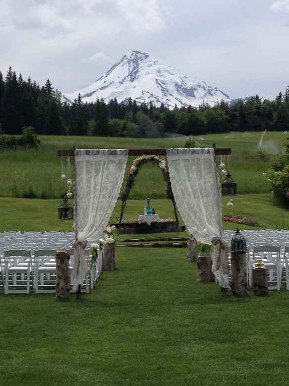 Show off your wedding venue!