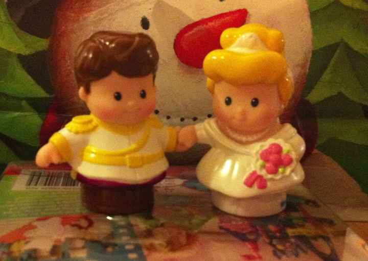 lets see your cake topper . this is mine :)