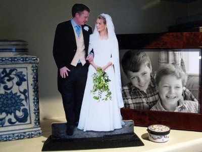 Did anyone display their wedding photos in a special way?