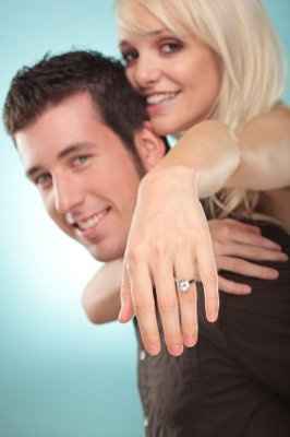 I need some ideas for engagement portrait poses